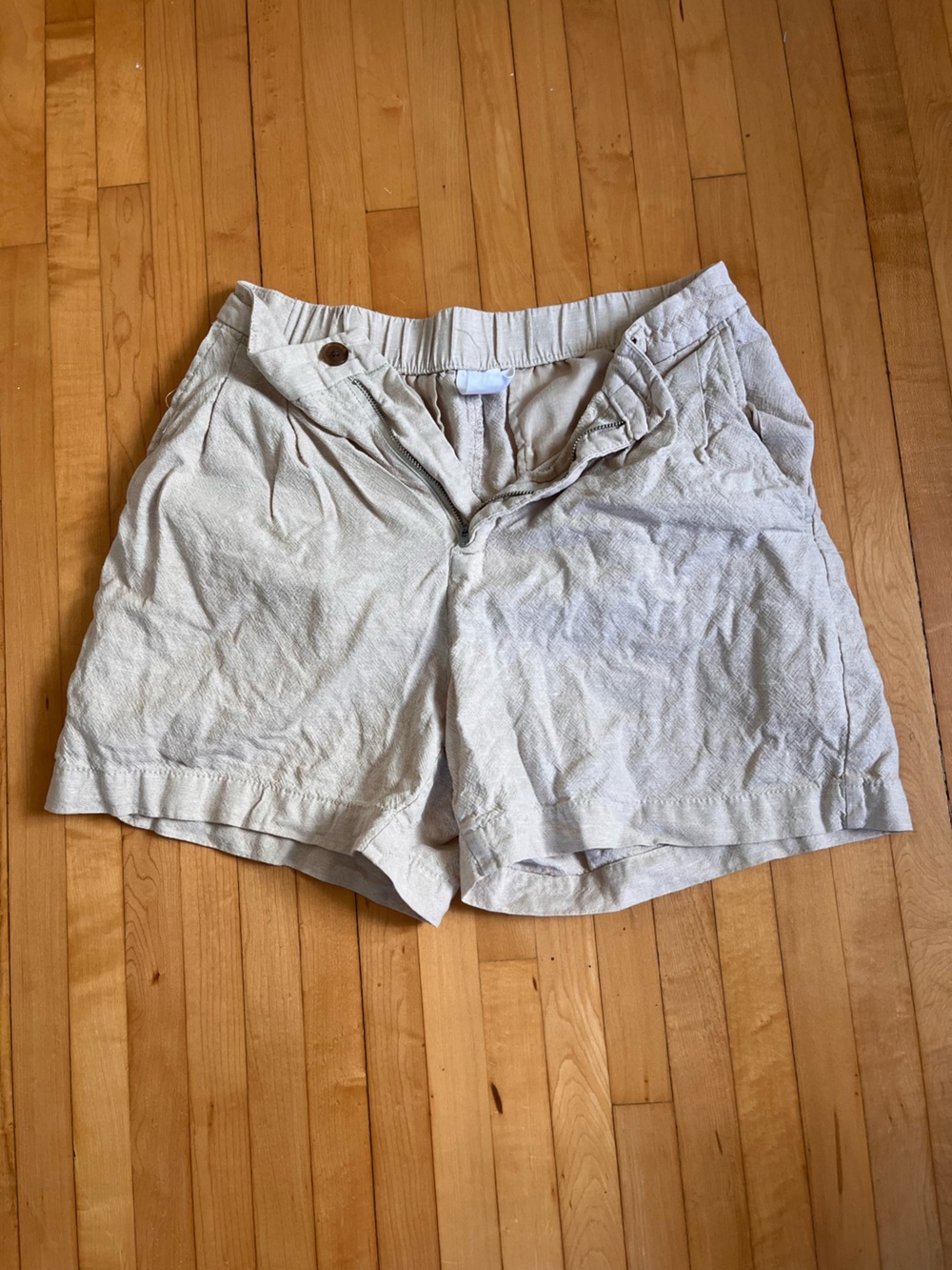Gap High Rise Pleated Linen Short